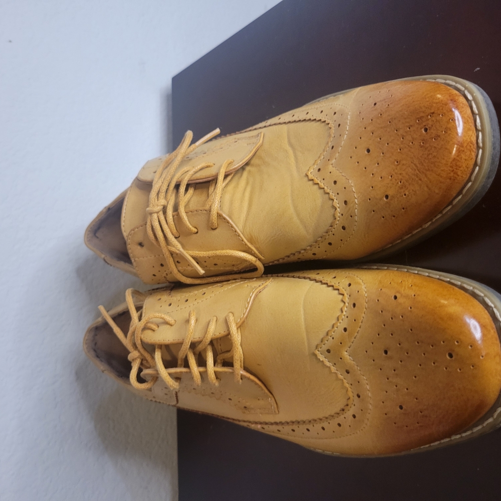 Tan Leather Oxford Shoes with Wingtip Design